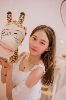 小东西你看你喷的到处都是健身房
